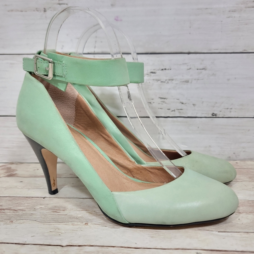 Anthropologie Schuler & Sons Green Pumps